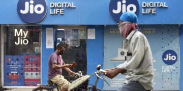Telecom subscriber base falls to 116.3 crore in May