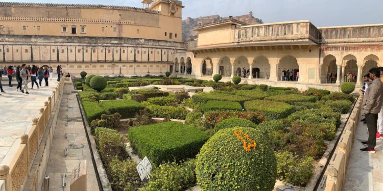 World Tourism Day: Pandemic-hit tourism-related industry seeks sops to revive it