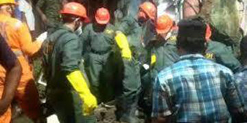 8 dead, 20 feared trapped as building collapses in Bhiwandi in Maharashtra