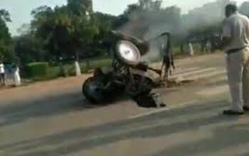 Youth Congress torches tractor at India Gate in protest against farm laws