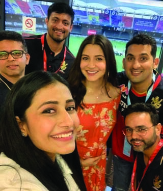 Pregnant Anushka Sharma Looks Radiant in Viral Pic Taken After RCB Win against RR