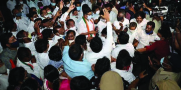 DMK wants UP CM to apologise for treatment meted out to Rahul Gandhi