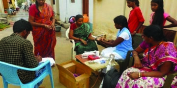 Isha fetes “iron ladies’’ with drumstick, papaya saplings in 10 village panchayats