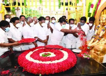 TN CM, deputy pay homage to Muthuramalinga Thevar on his birth anniversary