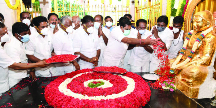 TN CM, deputy pay homage to Muthuramalinga Thevar on his birth anniversary