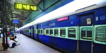 Rlys allows sale of cooked food at catering, vending units on platforms as takeaway