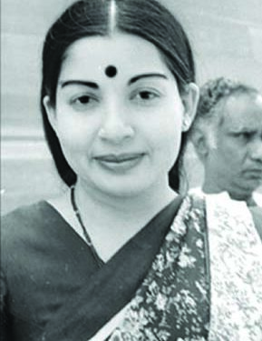 Kangana Ranaut Portrays J Jayalalithaa, The Politician in New Pics from “Thalaivi” Set