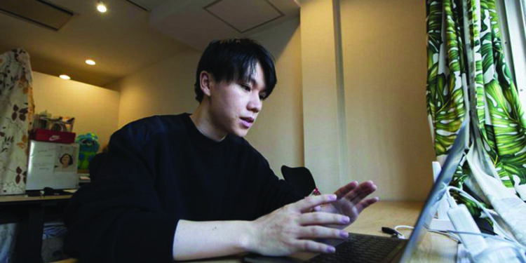 Japan youngster starts volunteer online message counseling against suicides