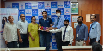 JEE Advanced: Aakash Institute students from Gandhinagar, Ahmedabad secure All India Ranks 219 & 585