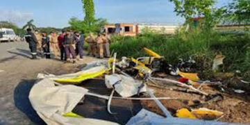 2 Navy personnel dead as glider crashes in Kochi