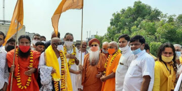 Morari Bapuji goes on pilgrimage to Vrindavan for Darshan of Lord Krishna