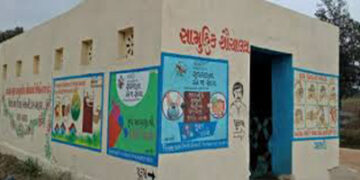 Gujarat bags first prize under campaign to maintain community toilets; Tirunelveli in TN adjudged the best district