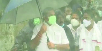 Storage almost full, authorities start water release from Chembarambakkam reservoir; Chief Minister personally inspects water release