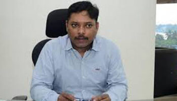 Former Karnataka cadre IAS officer Sasikanth Senthil joins Congress