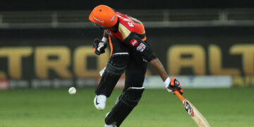 Tendulkar urges authorities to make helmets mandatory for batsmen