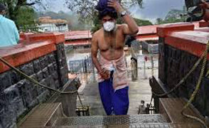 Adhering to COVID-19 protocols, devotees trek Sabarimala, pray at Lord Ayyappa temple