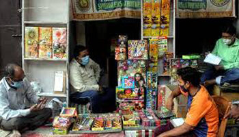 BJP, Cong Virudhunagar MP, Communists flay firecracker ban, root for workers of industry