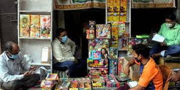 BJP, Cong Virudhunagar MP, Communists flay firecracker ban, root for workers of industry