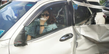 On way to Vel Yatra, Kushboo Sundar escapes unhurt in car accident