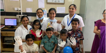 Kidney hospital paedriatic nephrologists present joyful Diwali gift to Surat kid