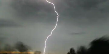 Lightning strikes annexe to Puducherry Assembly, 3 cars damaged