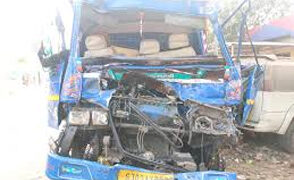 11 killed, 17 injured in truck accident near Vadodara
