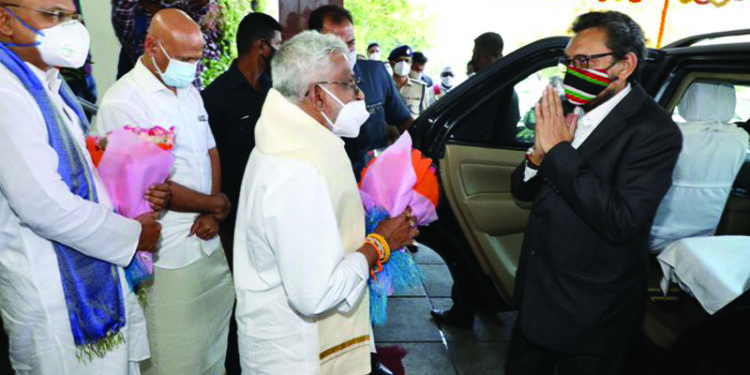 CJI Bobde worships at Lord Balaji’s shrine in Tirumala