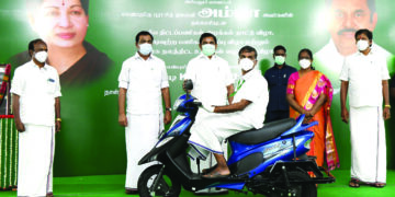 TN CM hits back, says actor Kamal Haasan job is to spoil families