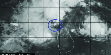 Heavy rains batter TN, deep depression weakens