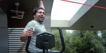 In a family, everyone should give the much-needed space to others: Dhollywood star Malhar Thakar