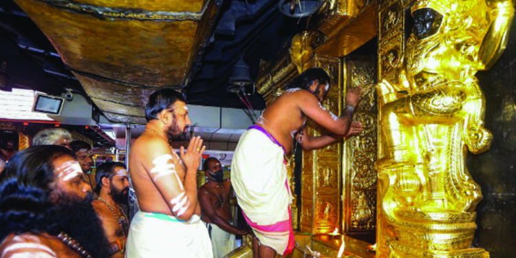 Sabarimala Lord Ayyappa Shrine Opens for Makaravilakku Festival; Chief Priest Undergoing Covid-19 Quarantine