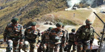 Army chief Gen Naravane visits forward posts in eastern Ladakh; reviews situation amid Sino-India military standoff