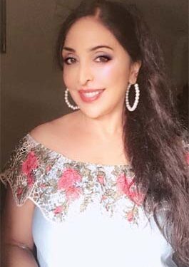 Philanthropist Aruna Sharma walks for Designer Archana Kochhar at Bombay Times Fashion Week 