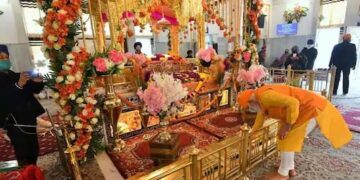 Amidst farmers’ protests PM offers prayers at Gurudwara Rakab Ganj