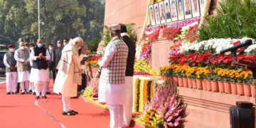 Vice-President, PM, Speaker, ministers pay tributes to Parliament attack heroes