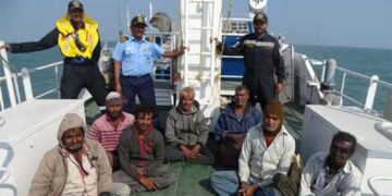 Coast Guard rescues seven crew of IFB Dariya Khedu off Okha in Gujarat