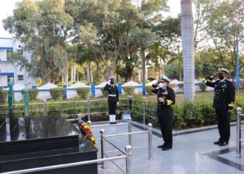 FOC-IN-C (South) Vice Admiral Anil Kumar Chawla pays three-day visit to INS Valsura