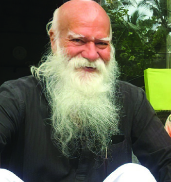 Fashion designer Satya Paul passes away at Isha Yoga Centre