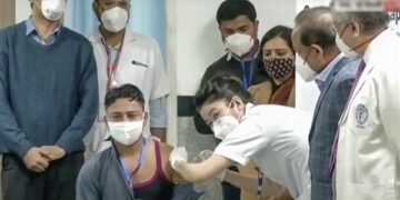 Sanitation worker dies hours after getting COVID-19 vaccine in Vadodara
