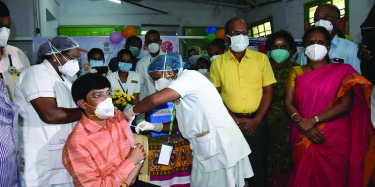 Over 6,000 beneficiaries get COVID-19 vaccines in TN, Health Secretary gets jab at Tiruchirappalli Hospital