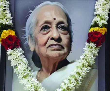 Doyen of cancer care, Dr Shanta cremated with “police honours”