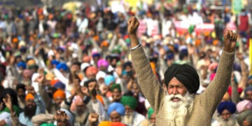 Expressing doubts over neutrality of panel formed by SC to end impasse; Farmers to continue stir