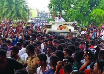 Next course of action: Alagiri holds discussion with supporters