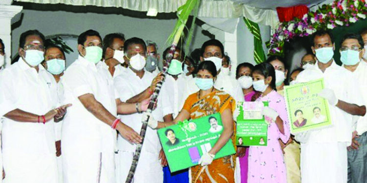 Distribution of Rs 2,500 “Pongal” cash assistance, plus free festival hamper begins across TN