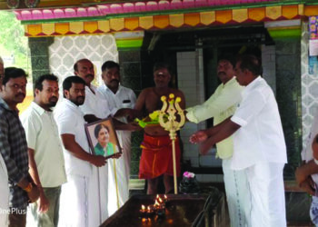 AMMK workers offer prayers in Madurai for Sasikala’s recovery