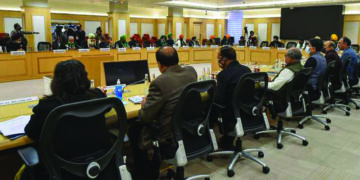 Govt offers to amend farm laws; Farmer leaders insist on repeal, discussion on MSP