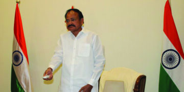 Indian apparel industry should aspire for double-digit share in global fabric exports: Naidu