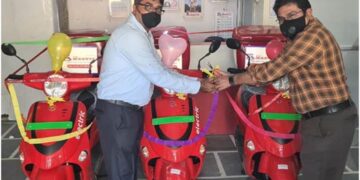 Shree Maruti Courier deploys Hero Electric’s EVs to launch industry-first green energy supply chain