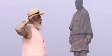Poet Modi pens poem in Gujarati eulogising Sun on Makar Sankranti