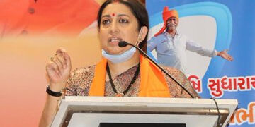Irani lauds textiles sector for masks, PPE kit production